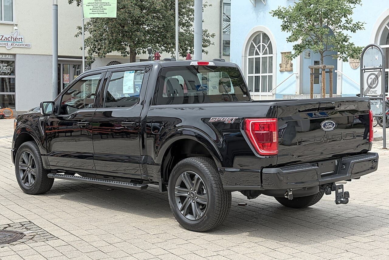 Ford F-150 photograph